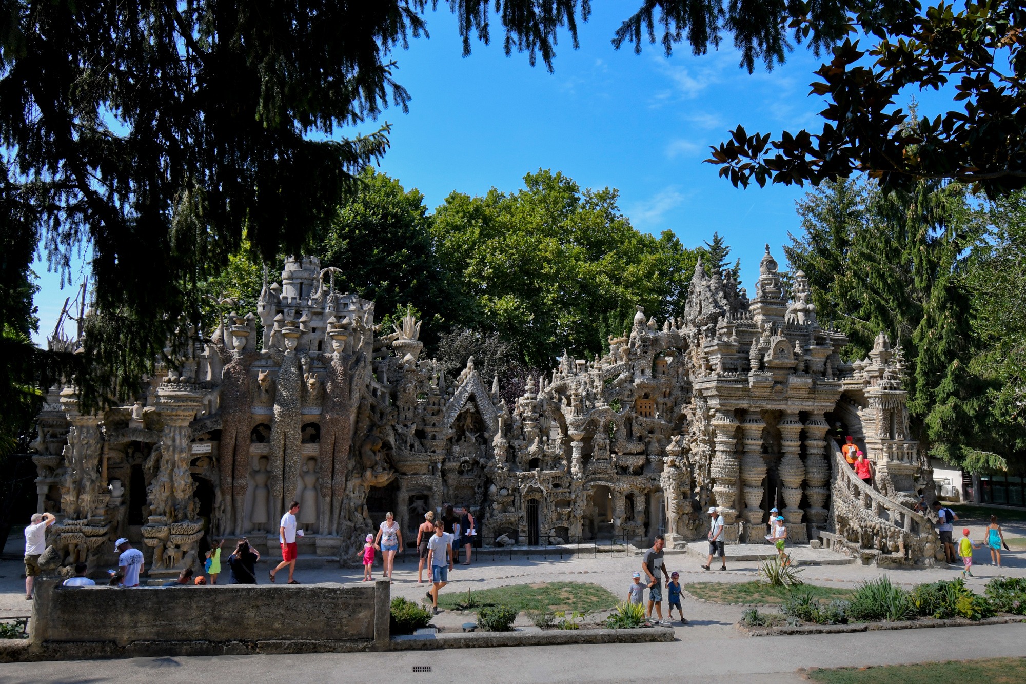 Palais idéal du facteur Cheval