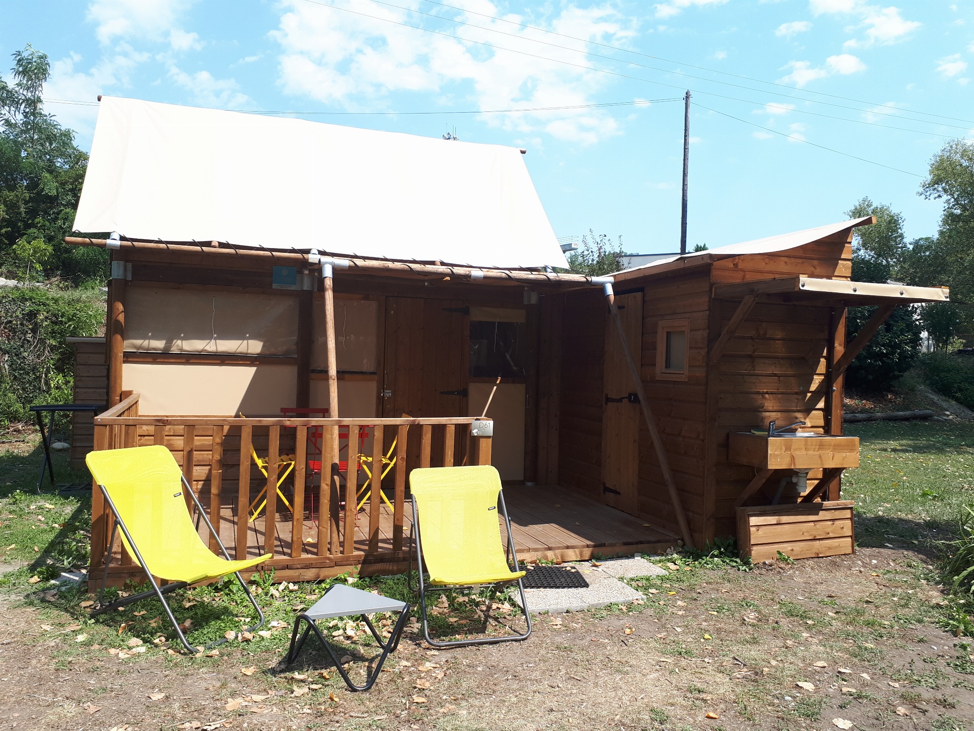 Cabane avec Sanitaires