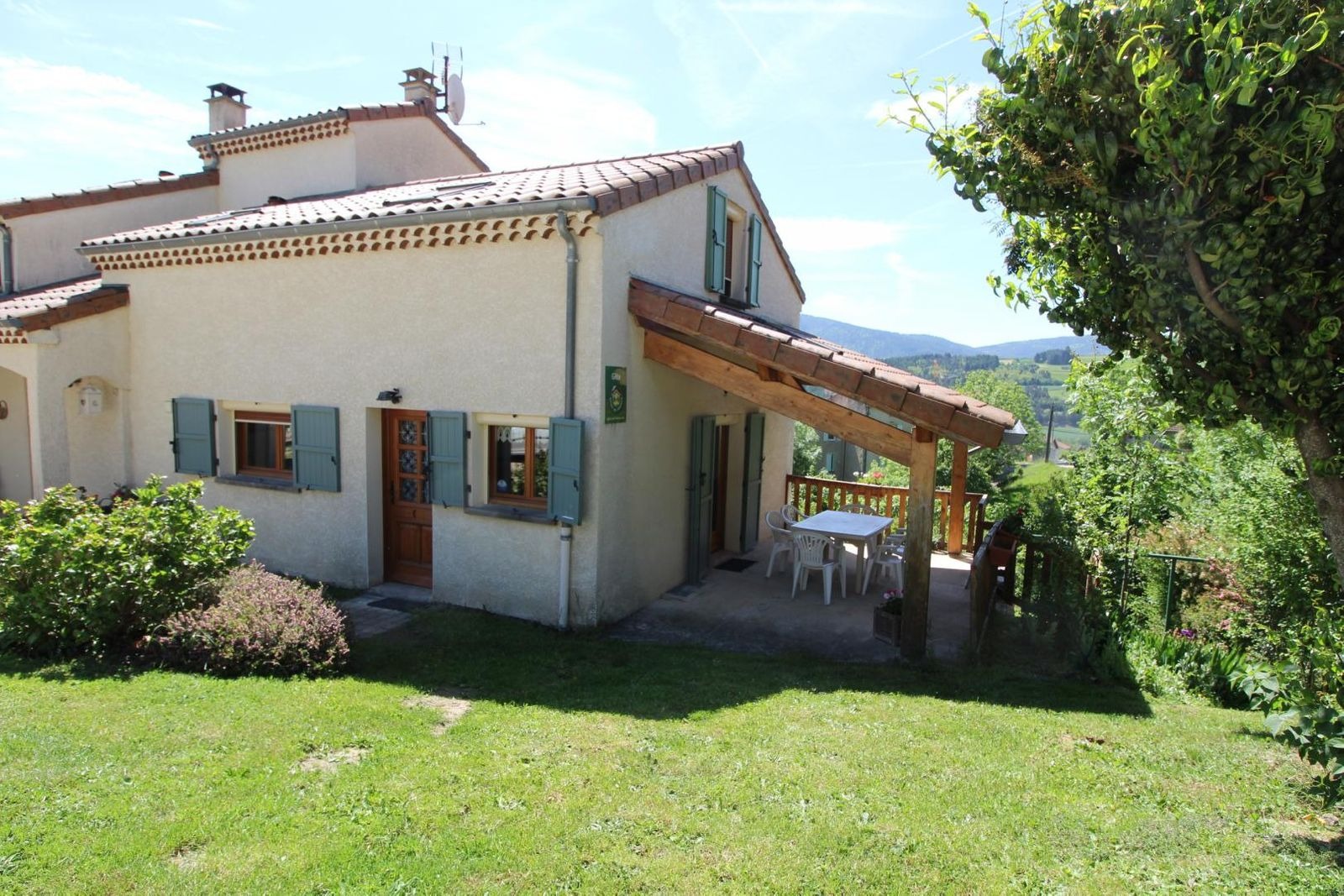 vue du gîte côté entrée