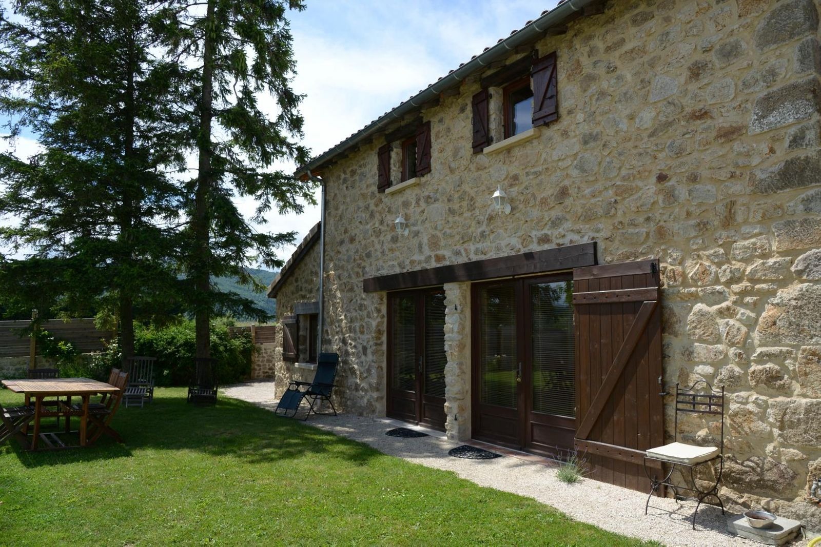 Entrée des chambres L'Hirondelle et La Piscine