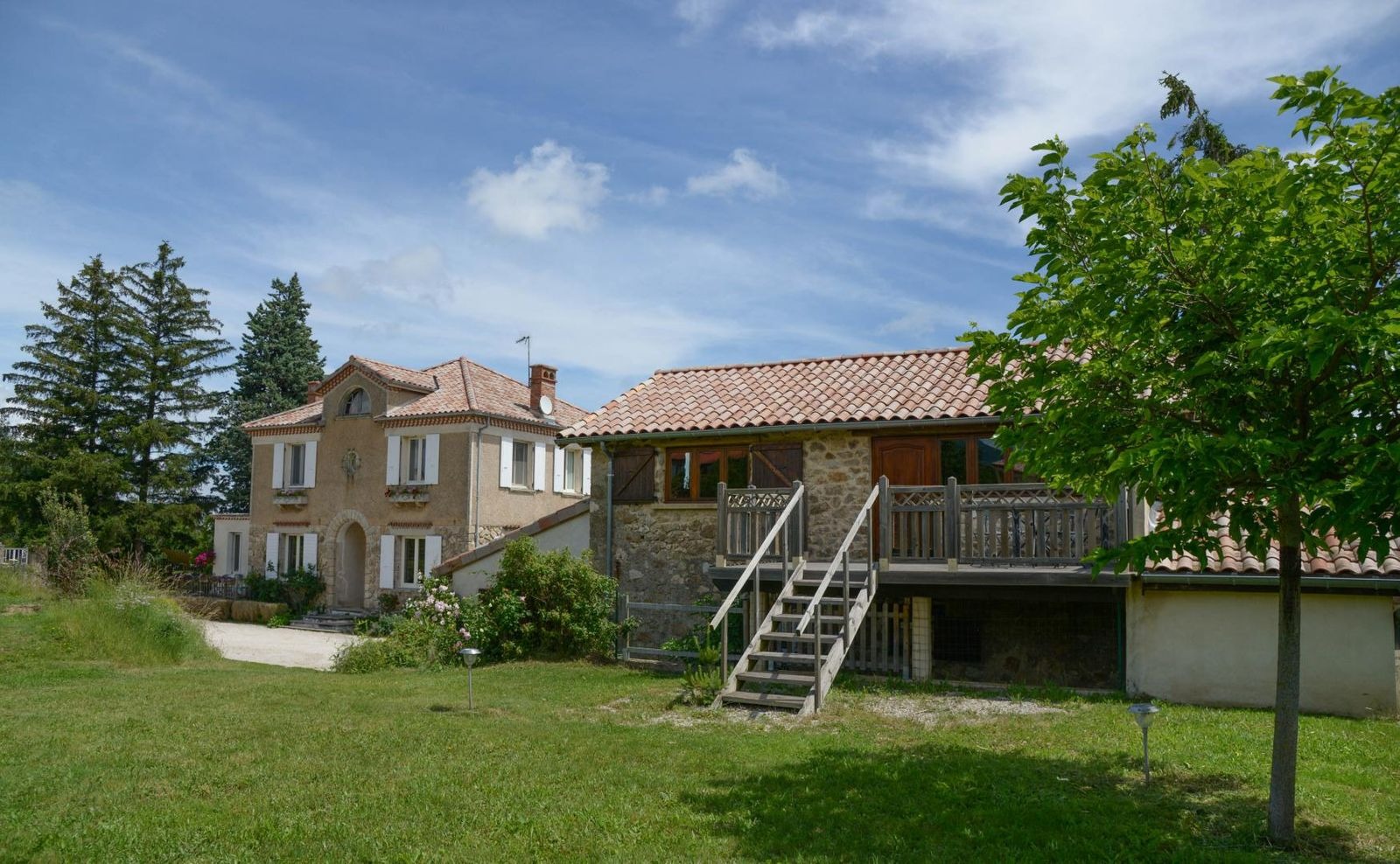 En haut des marches, terrasse privative de La Suite