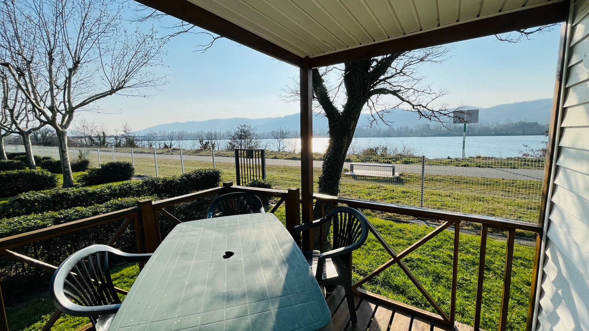 Mobil-home avec terrasse