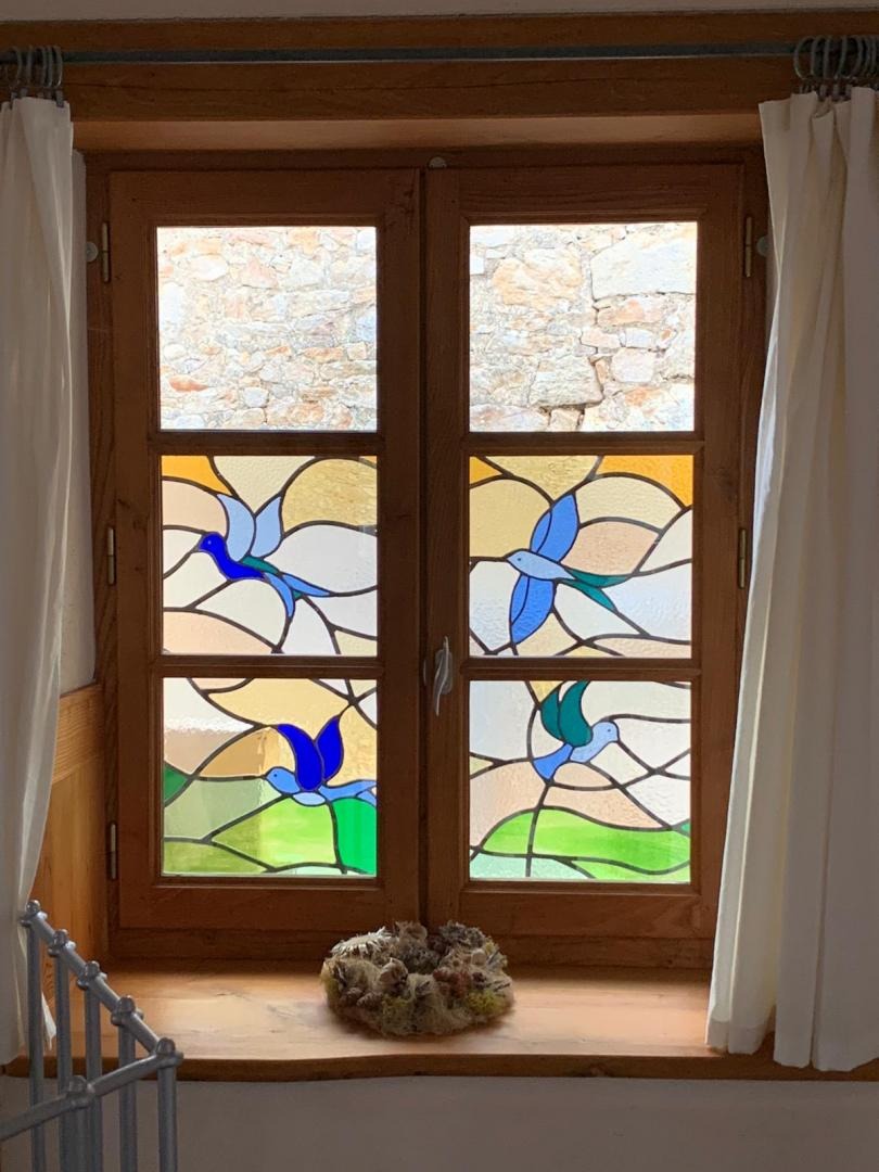 Fenêtre en vitrail, Salon