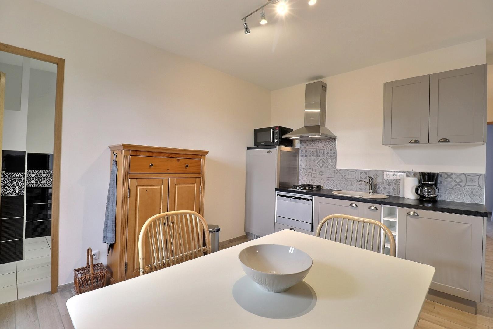 Pièce de vie coin cuisine