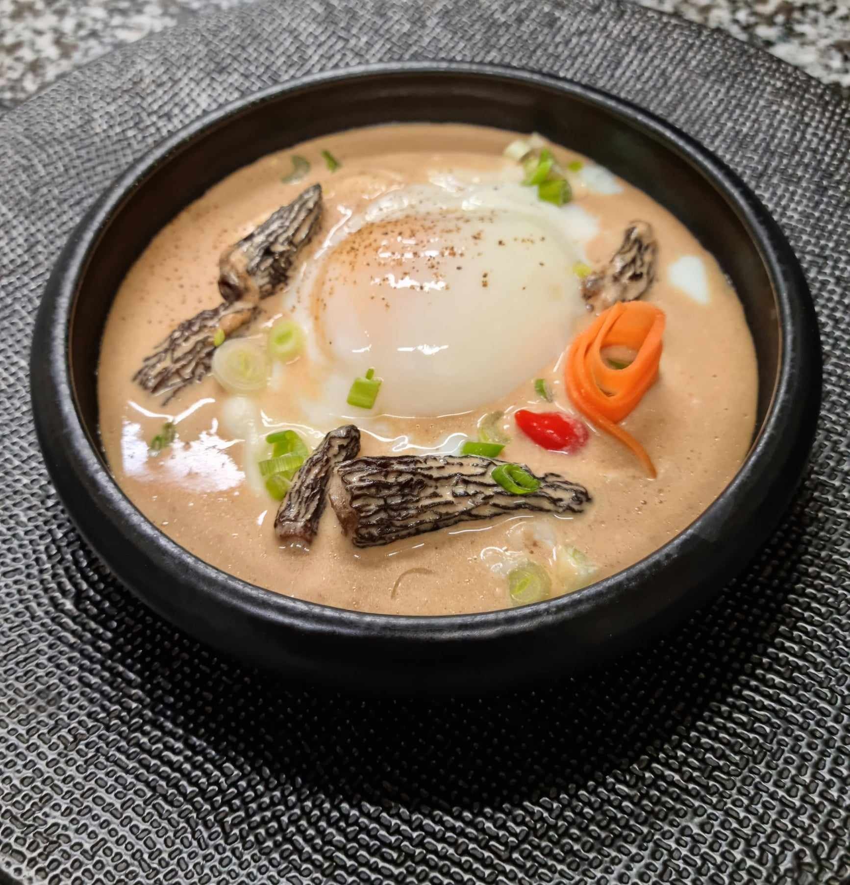 creme choux fleur oeuf parfait et morilles