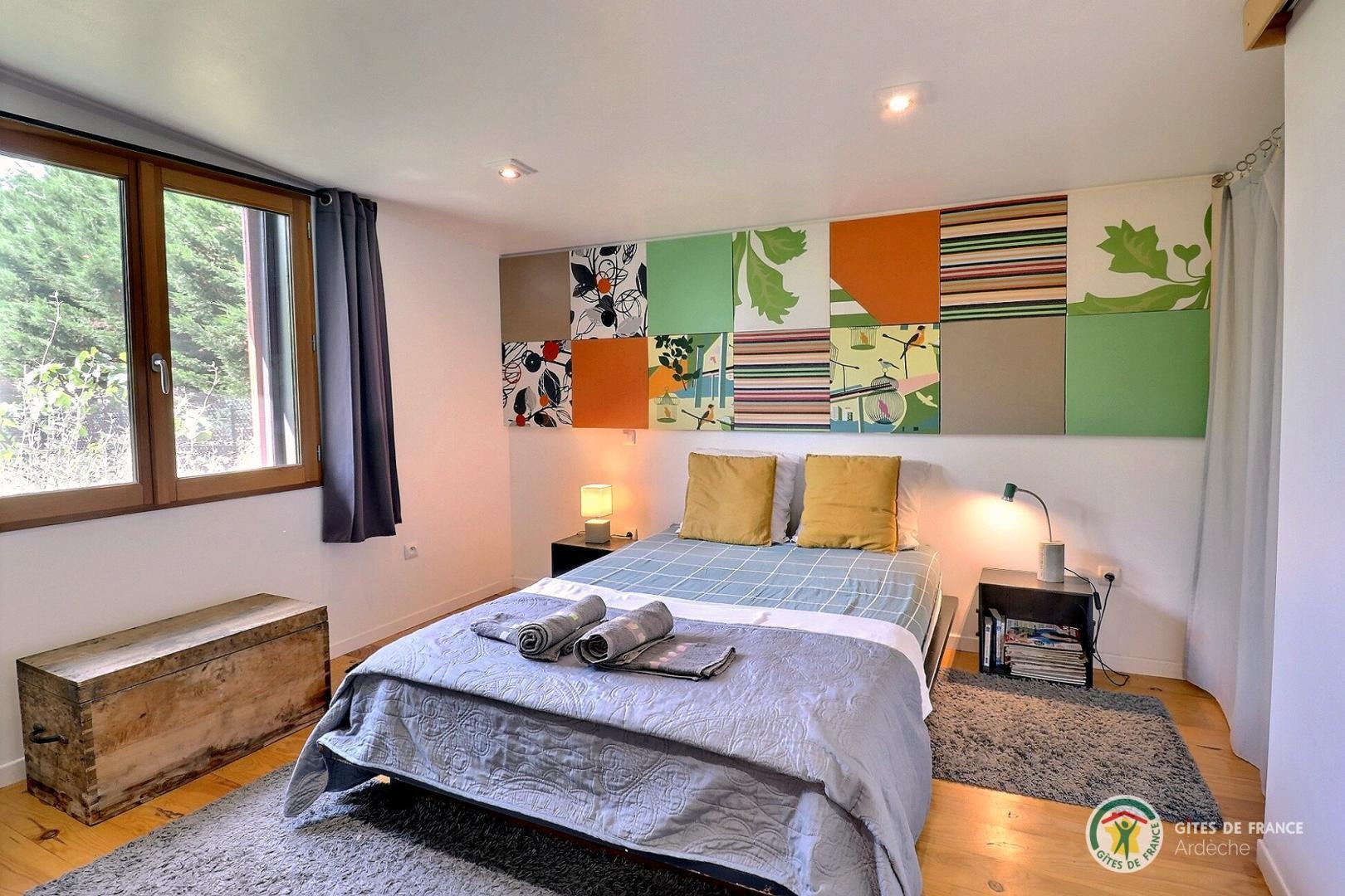 Chambre avec lit en 140