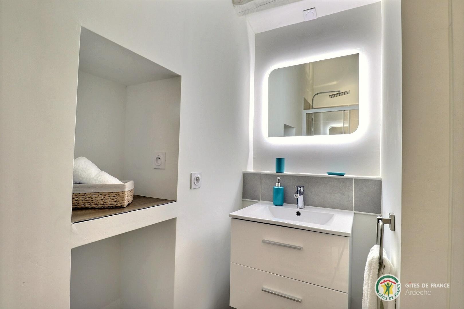 Salle d'eau à l'étage