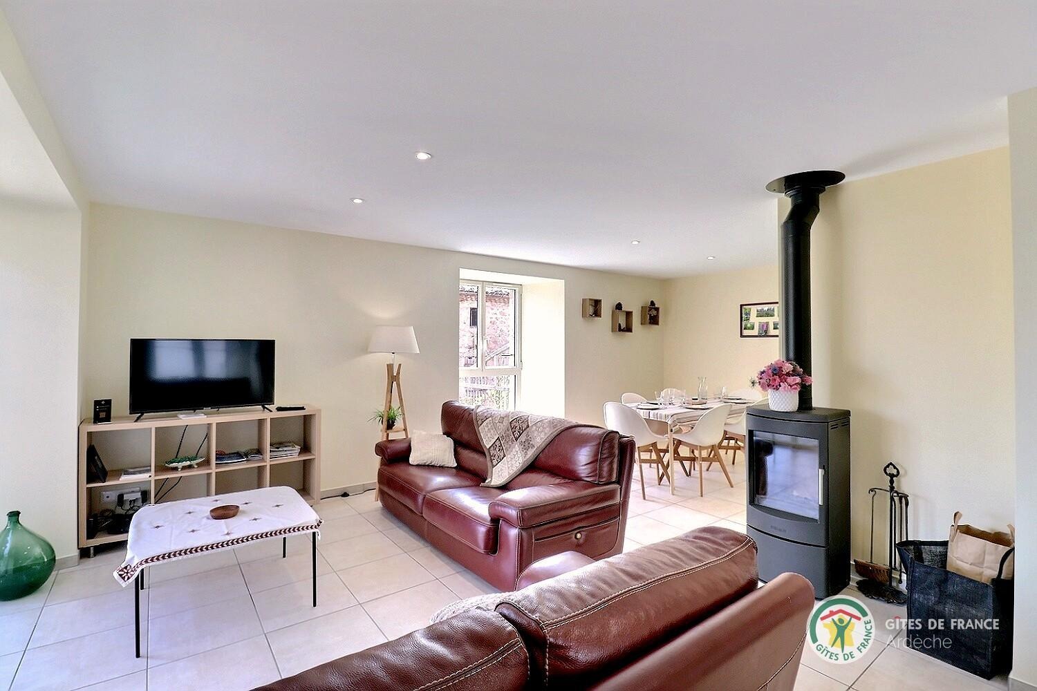 Séjour avec poêle à bois