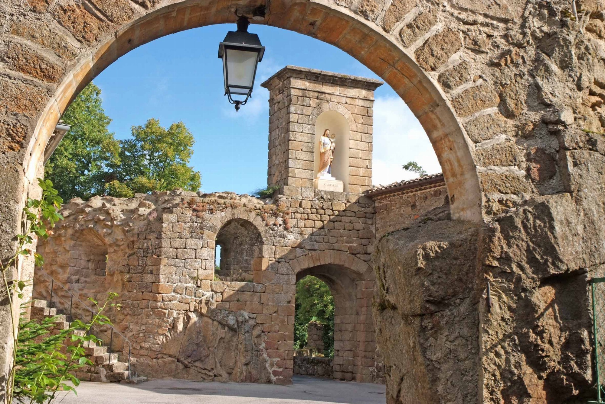 Porche de Notre Dame d'Ay