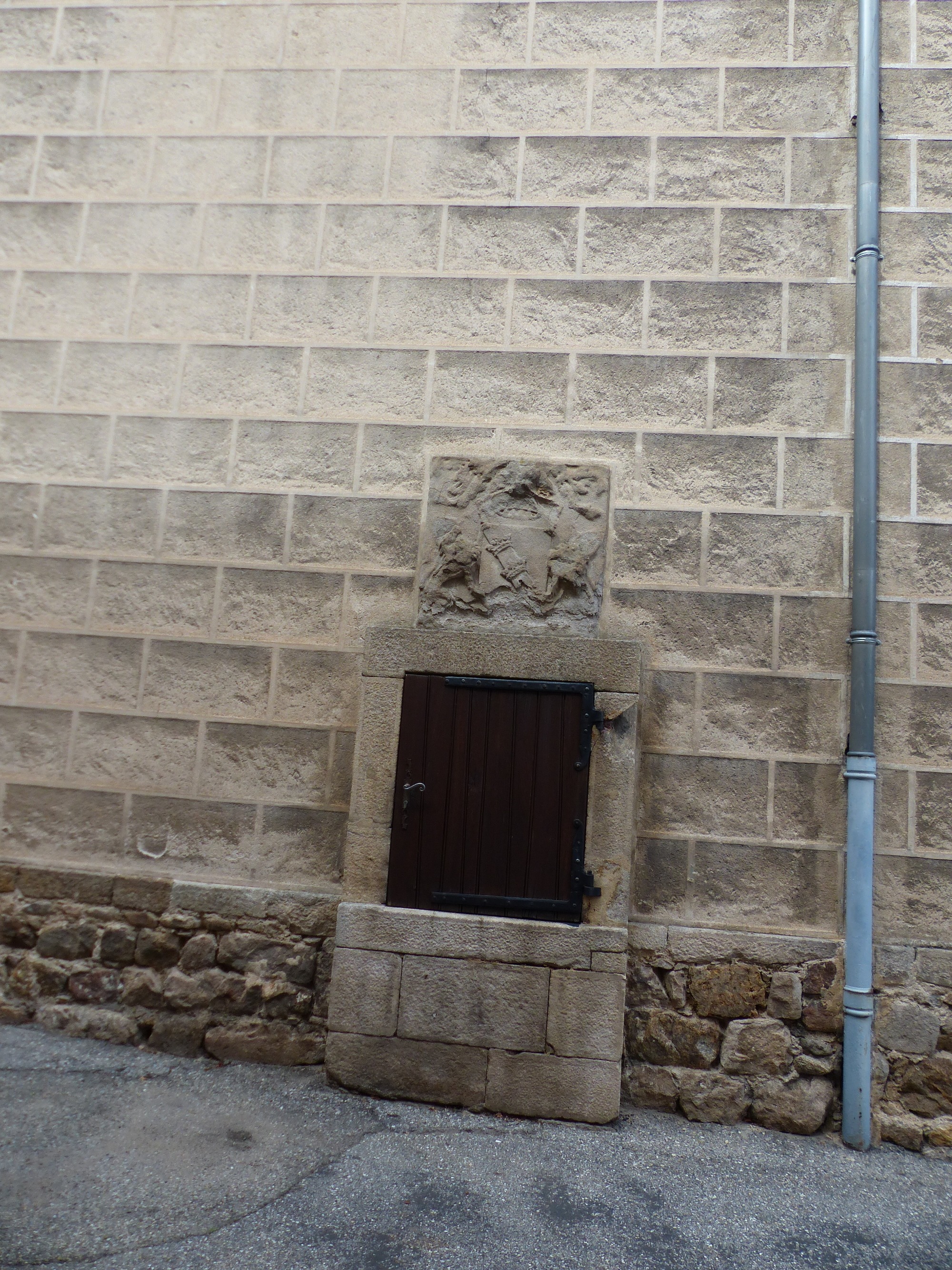 Puits et Blason