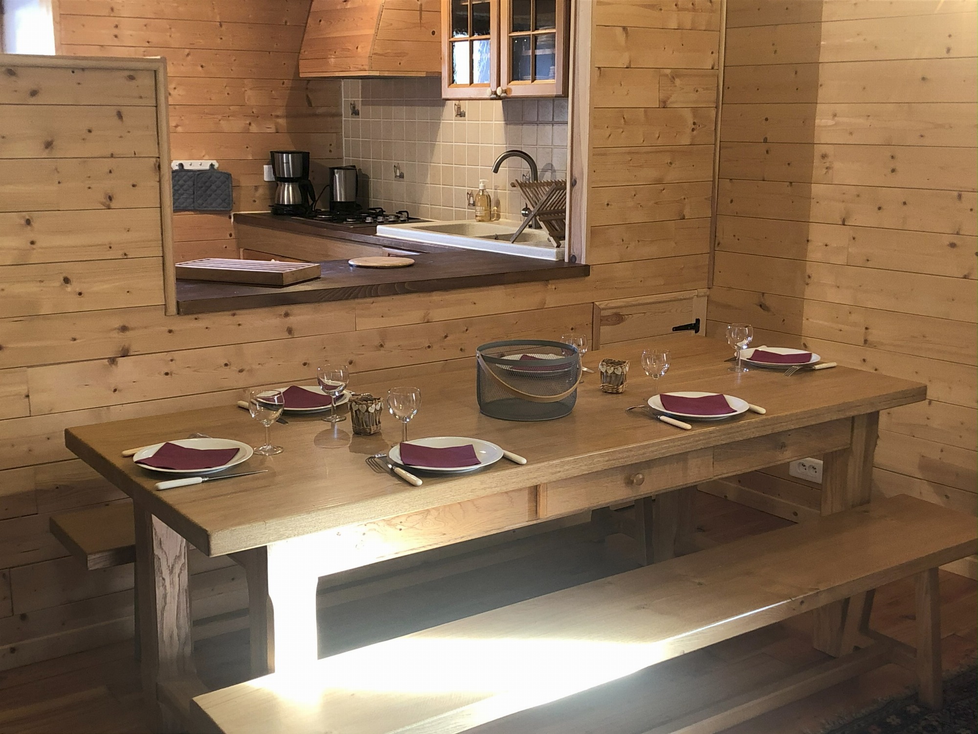 Petit gîte - salle à manger