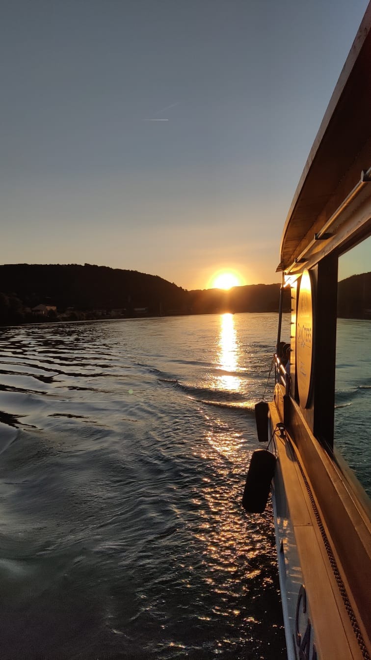 Croisière des trois Châteaux vers Valence avec Les Canotiers_Tournon-sur-Rhône