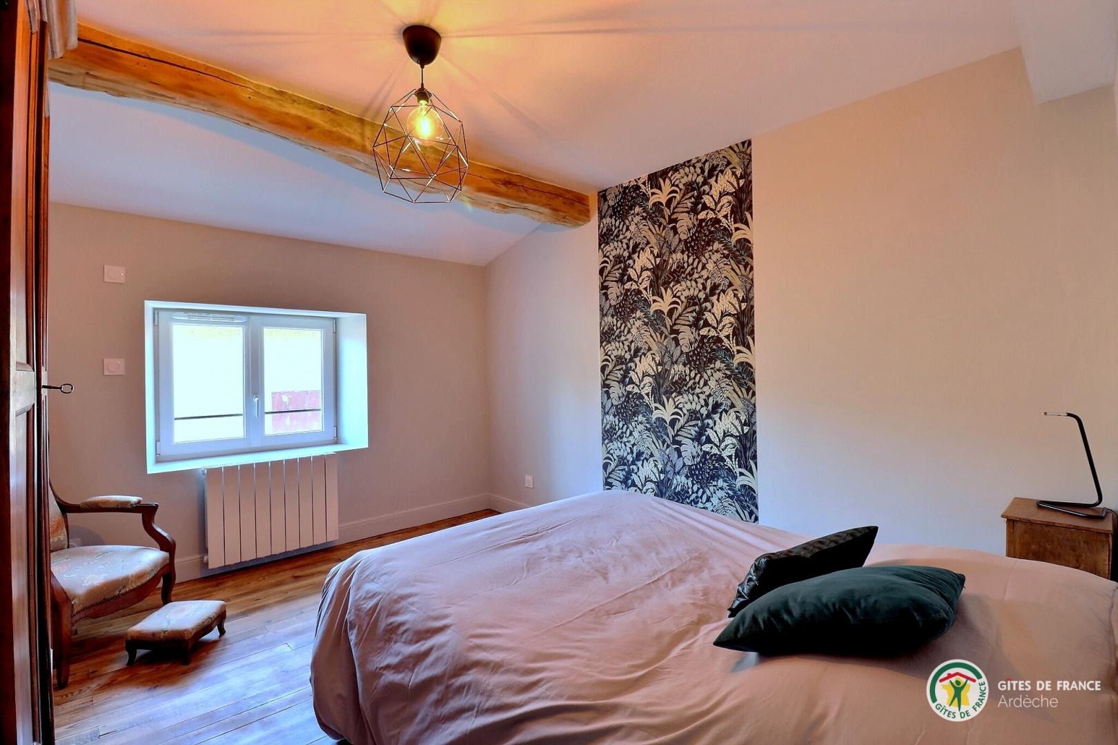 Chambre avec 1 lit en 140 cm 