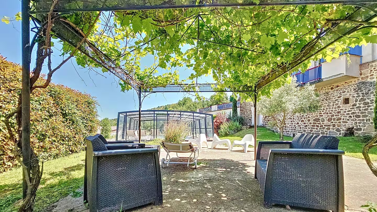 Les Gîtes de Combalat - La Glycine_Félines