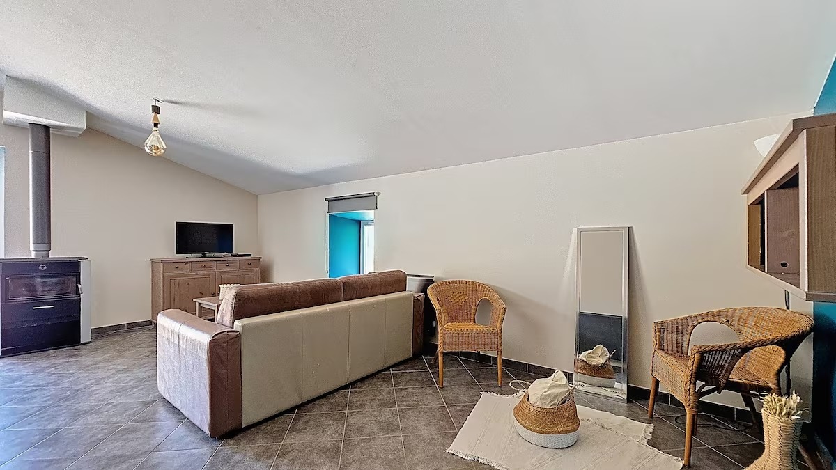 Les Gîtes de Combalat - La Glycine_Félines