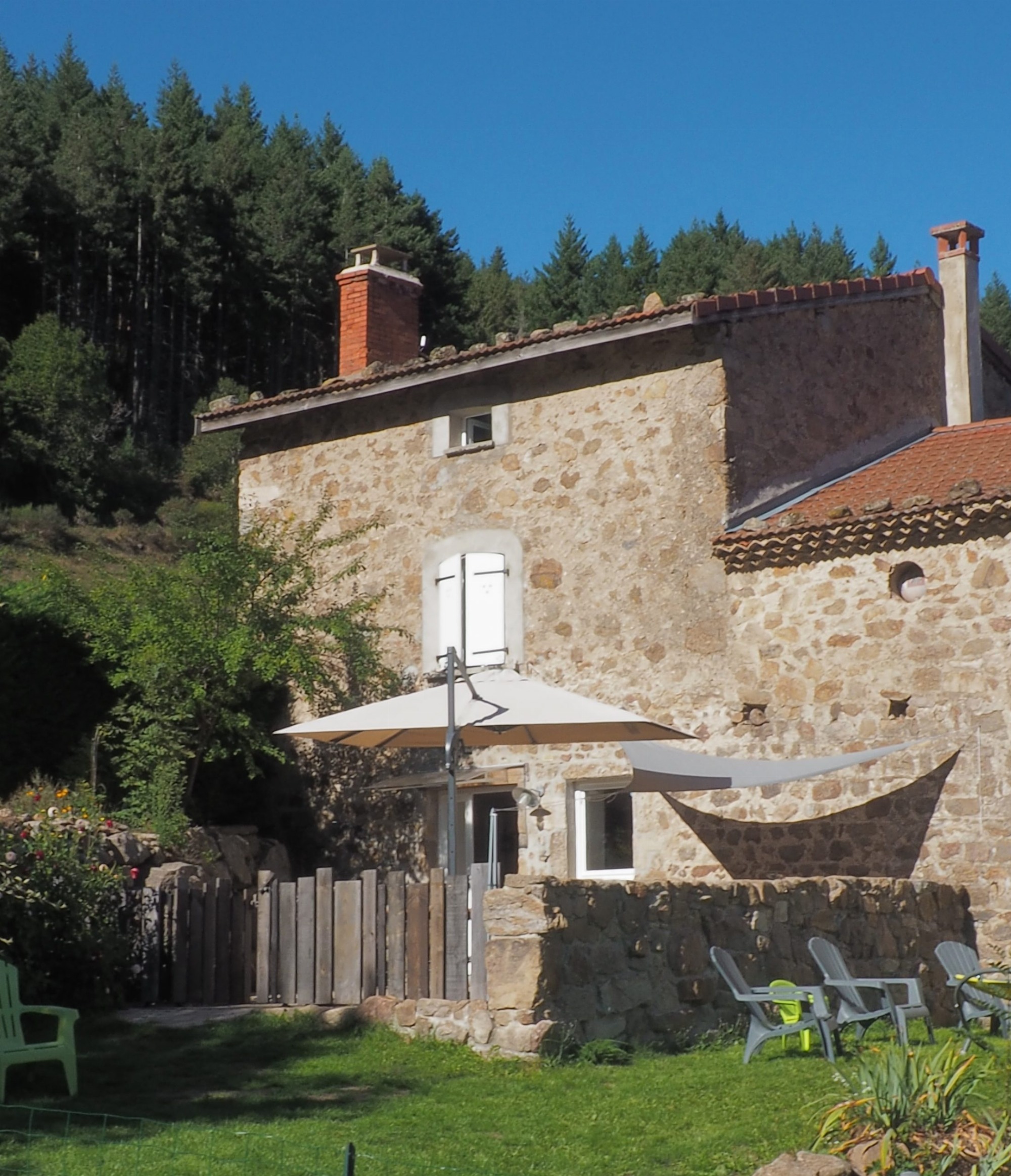 la terrasse donnant sur le jardin