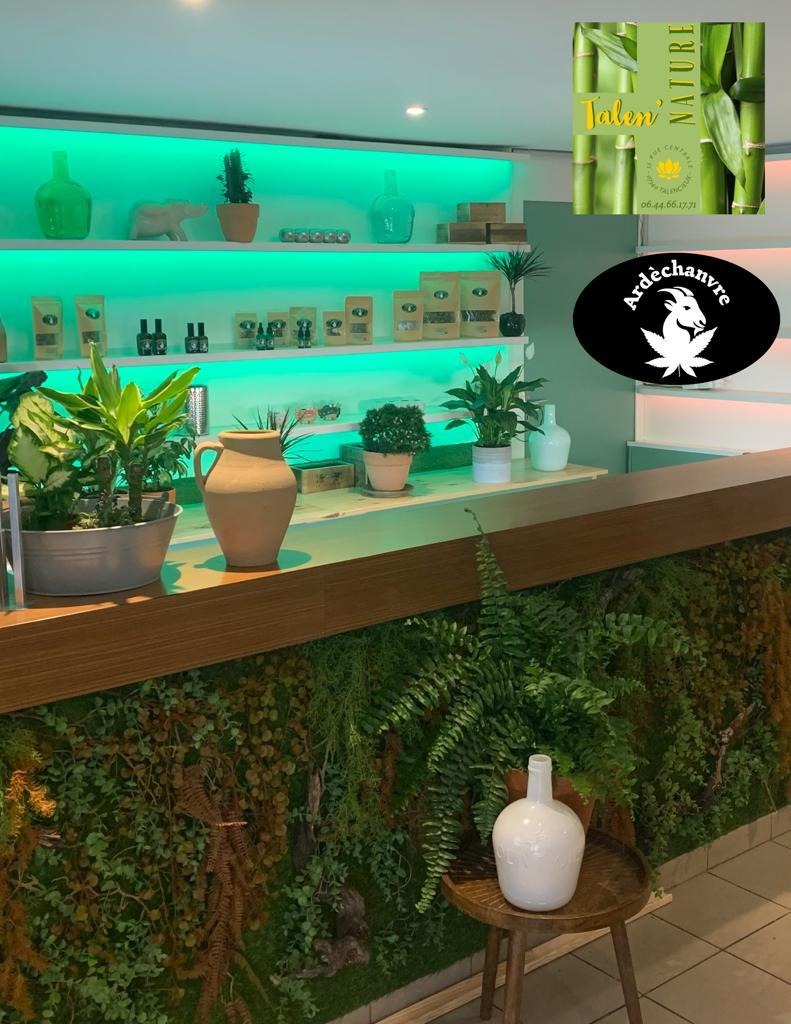 l 'intérieur de la boutique