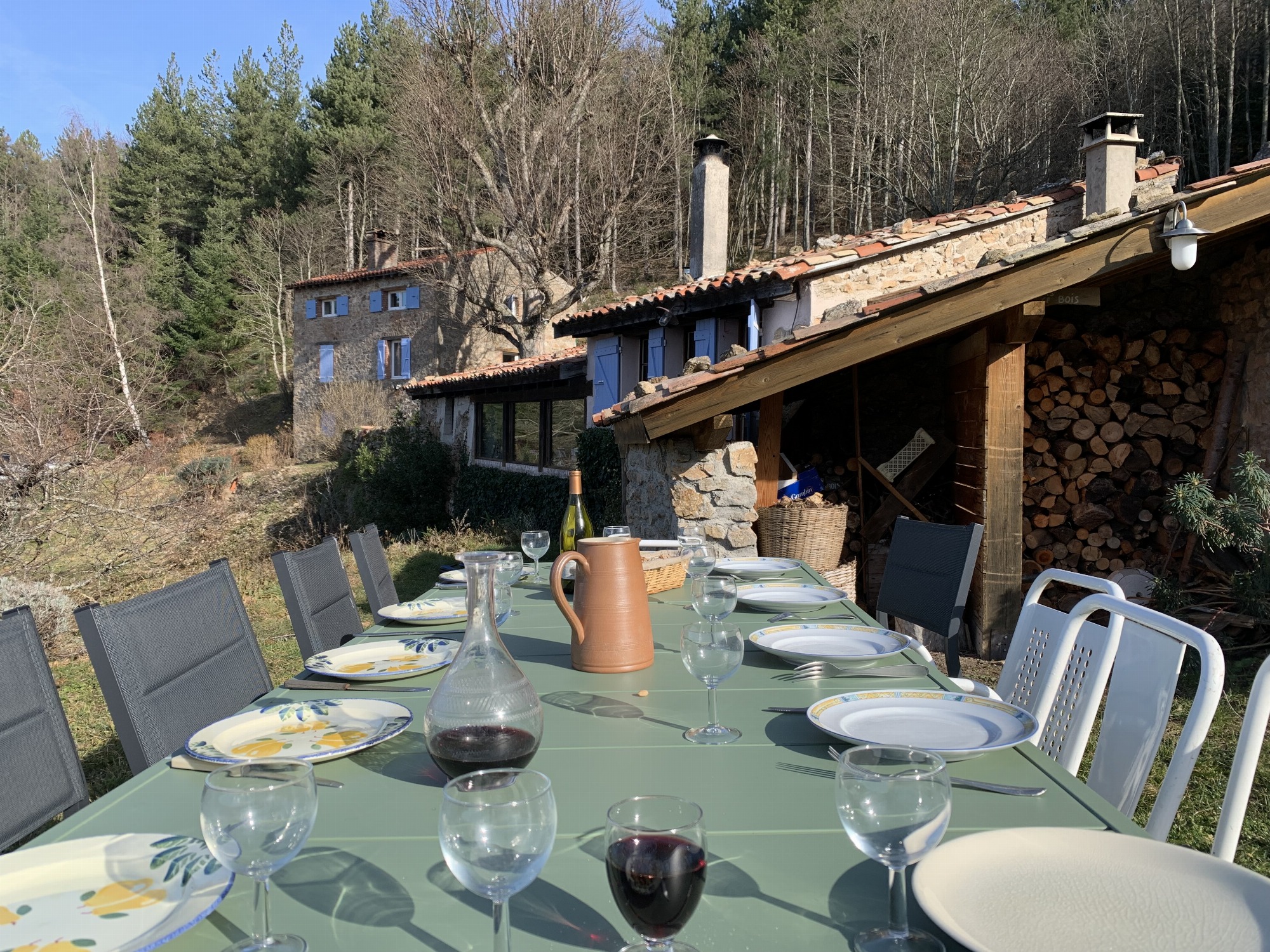 Grande tablée pour 13 maxi en été et 8 en hiver