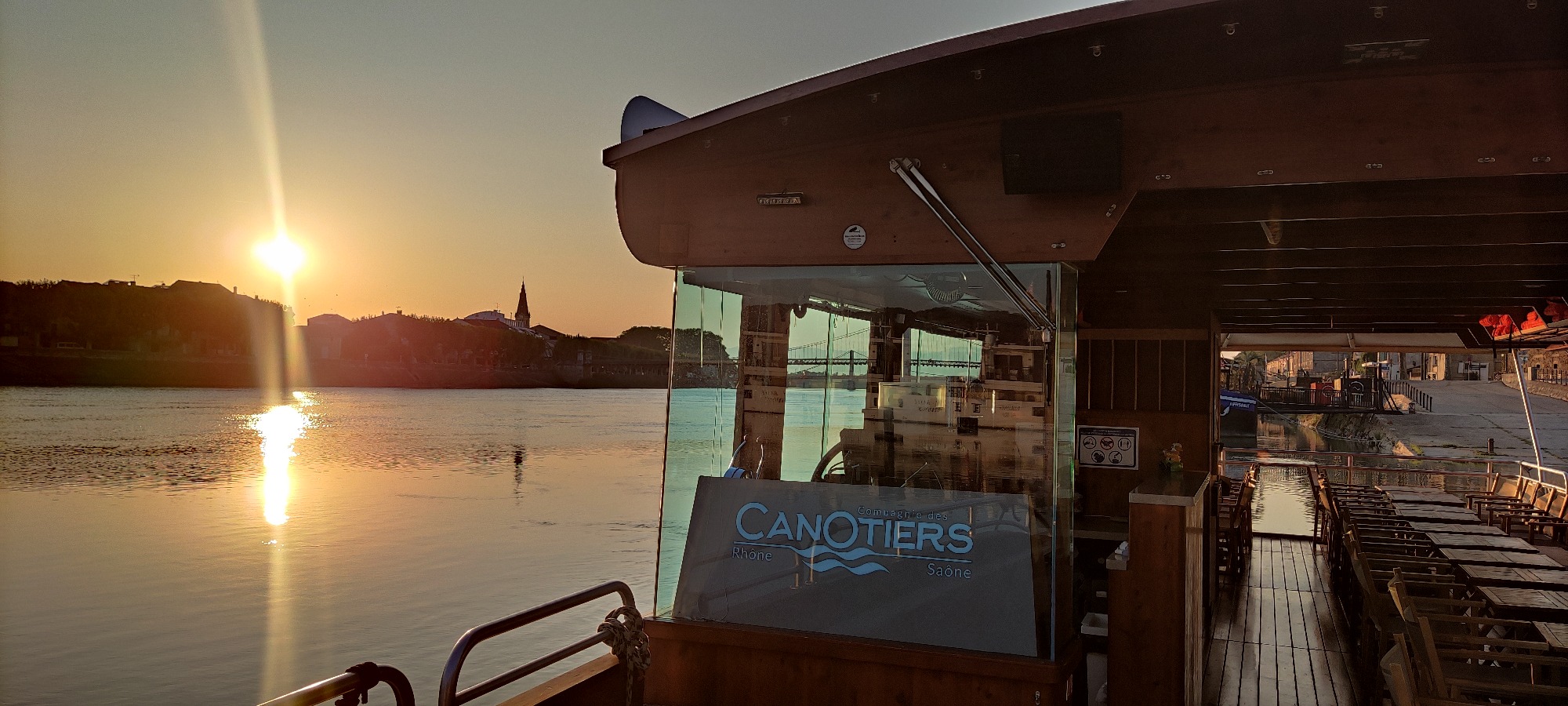 Sunset tour - Apéro sur l'eau avec Les Canotiers_Tournon-sur-Rhône