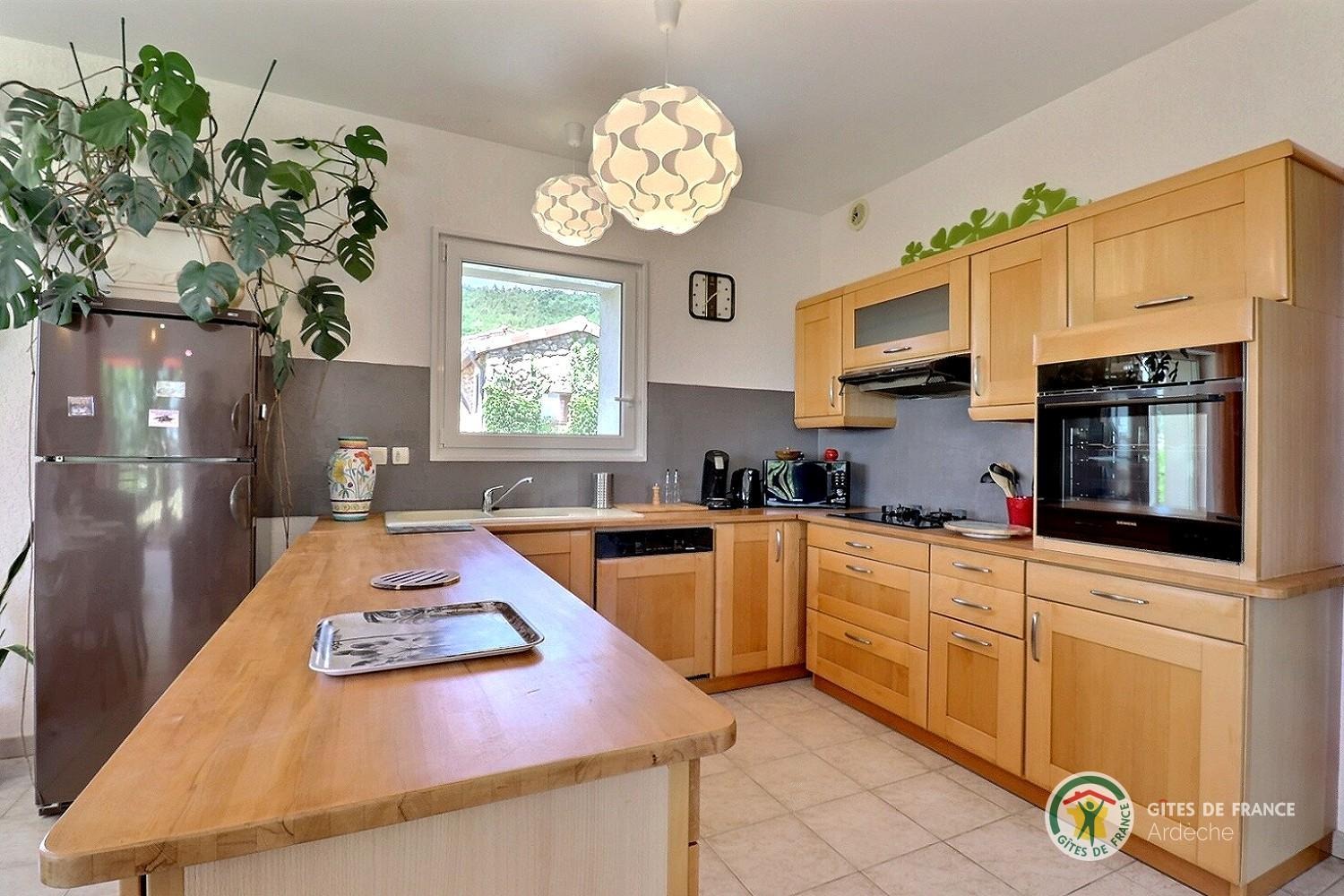 Le coin cuisine dans la pièce de vie climatisée