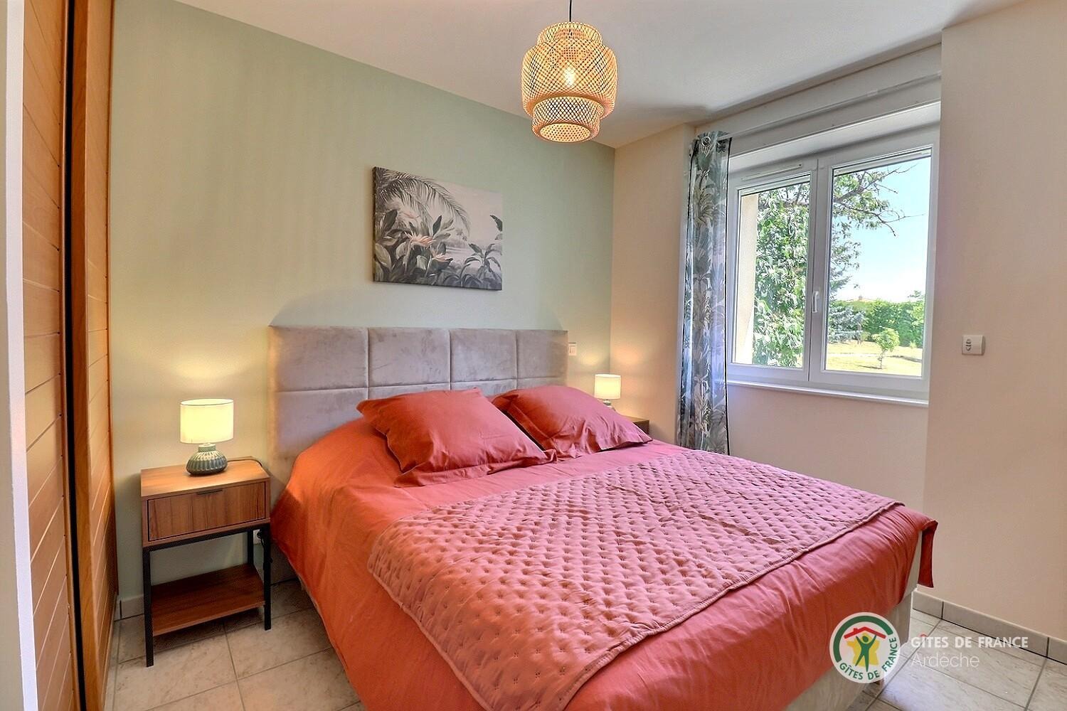 Chambre avec lit en 160