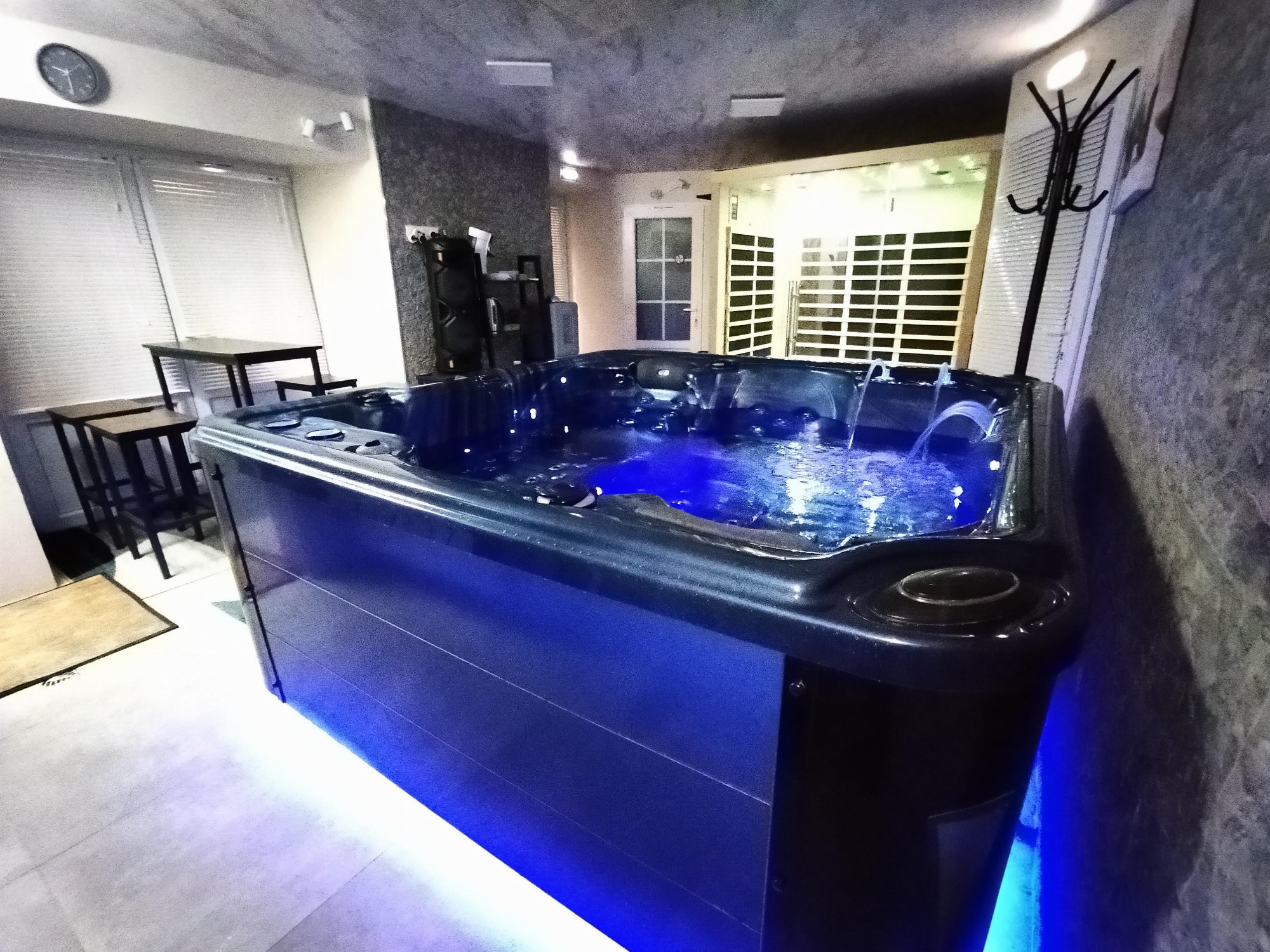 jacuzzi
