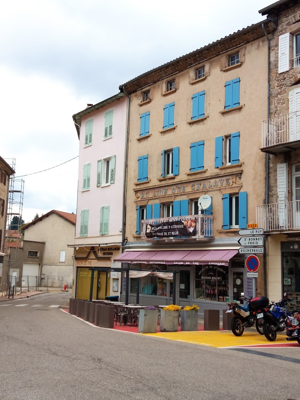 notre boutique centenaire au 2 rue des cevennes