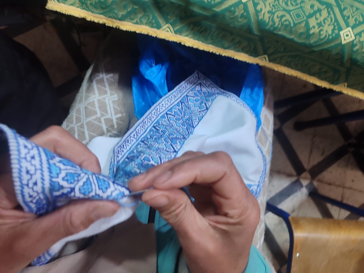 Exposition et vente de tissage et broderie fait main_Lalouvesc