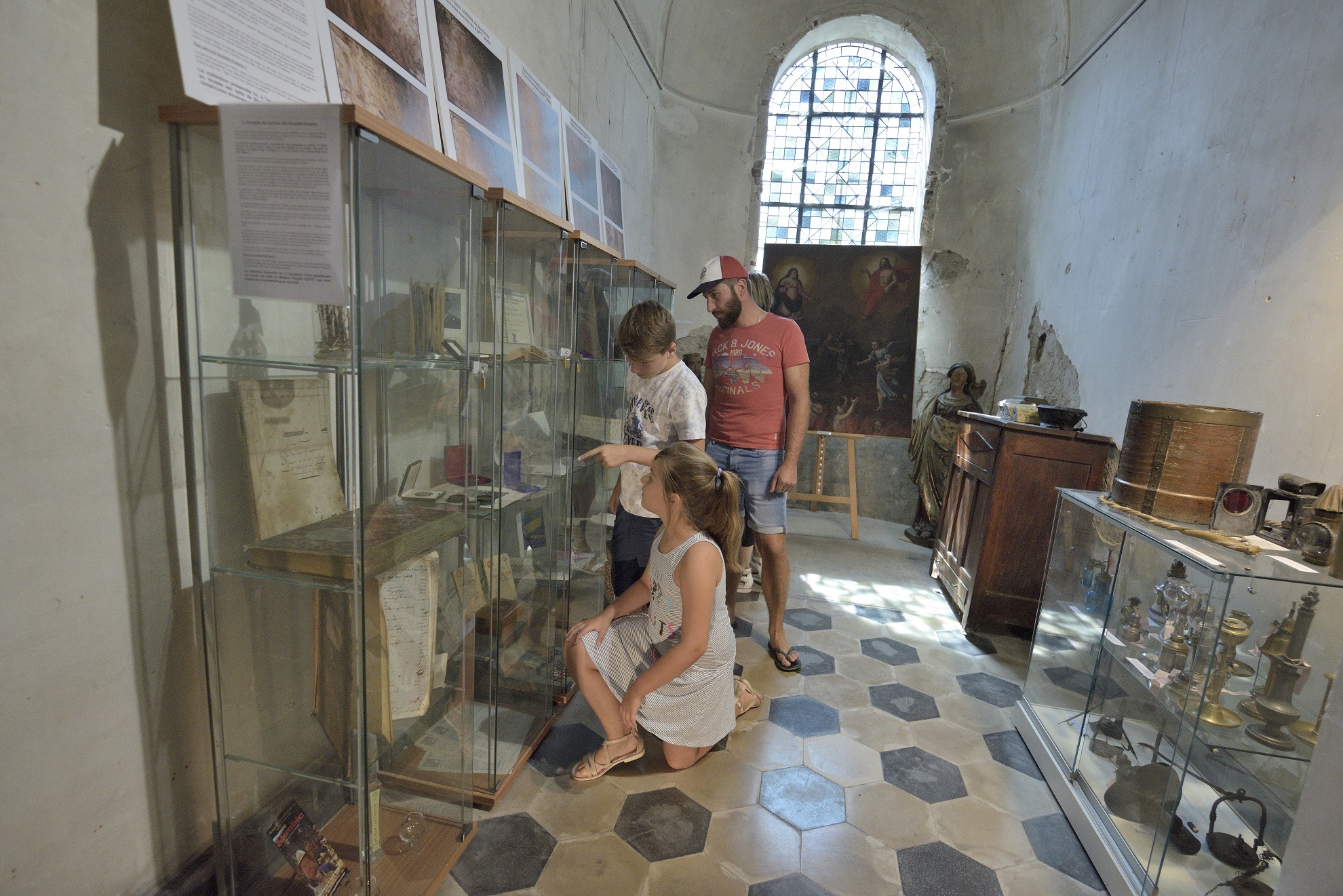 Exposition de cartes postales et de tableaux anciens / Photographies de la venue du général de Gaulle_Serrières