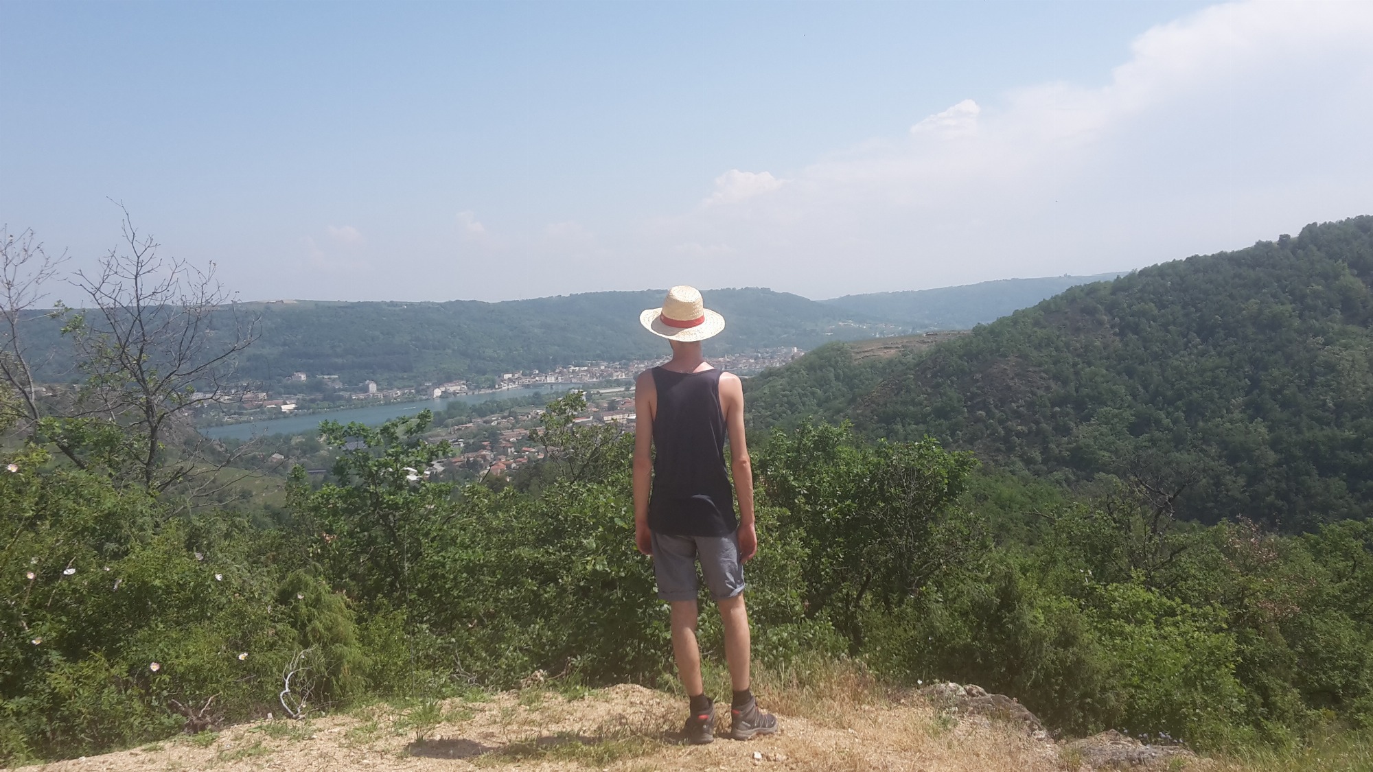 Vue sur le Rhône au-dessus de Sarras