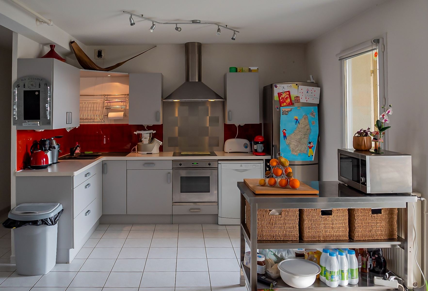 Cuisine équipée commune à disposition