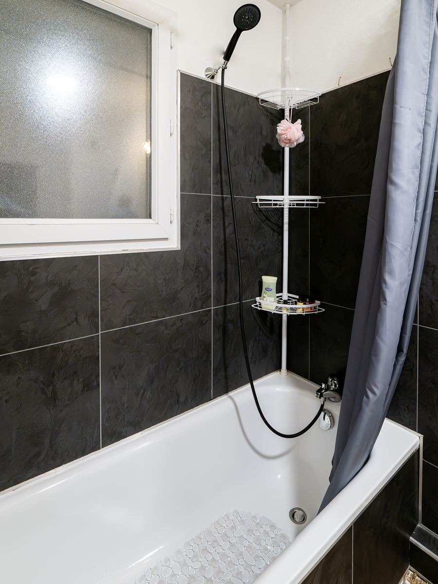 Ensemble douche et baignoire