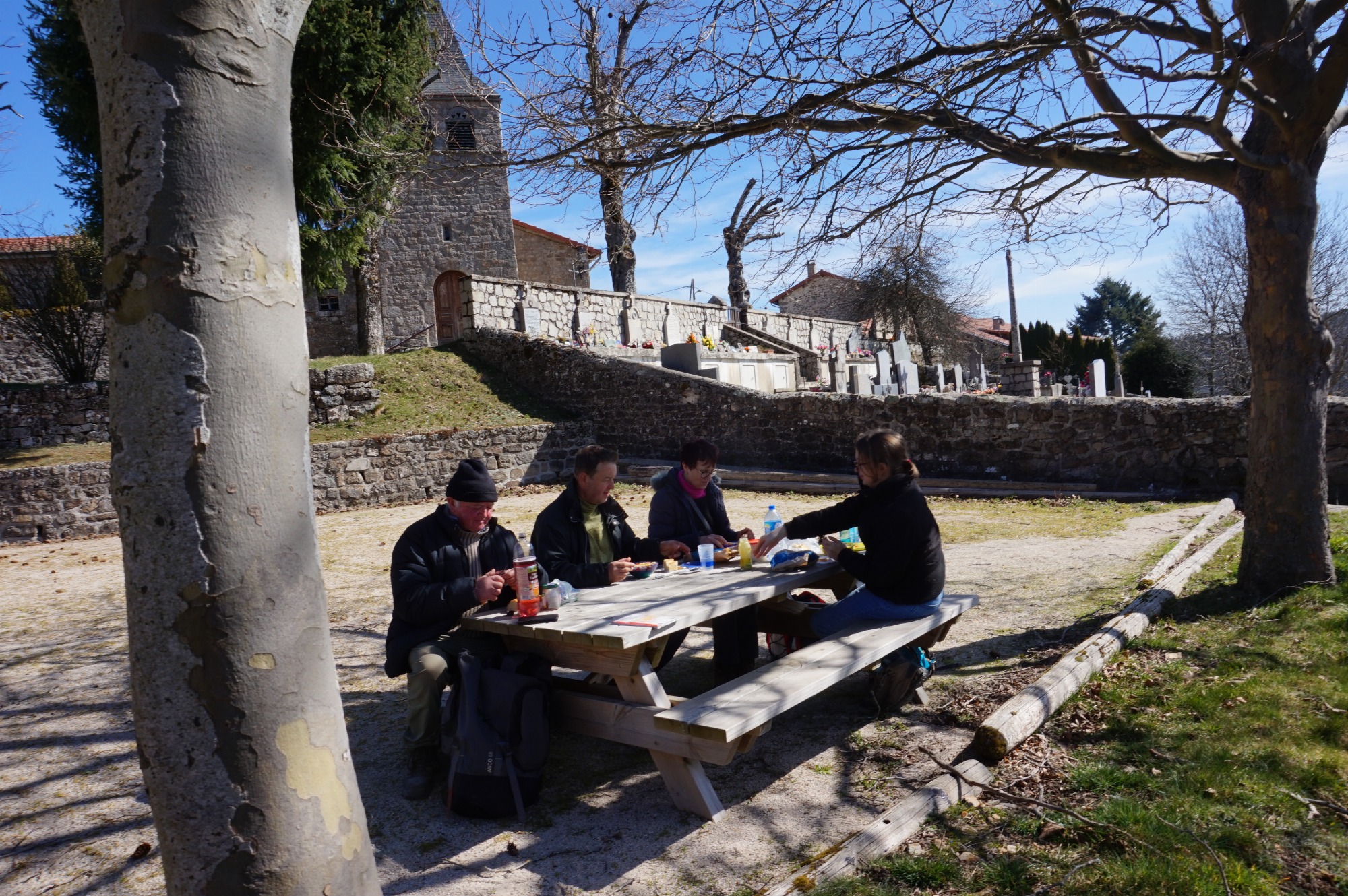 place sous l'ééglise