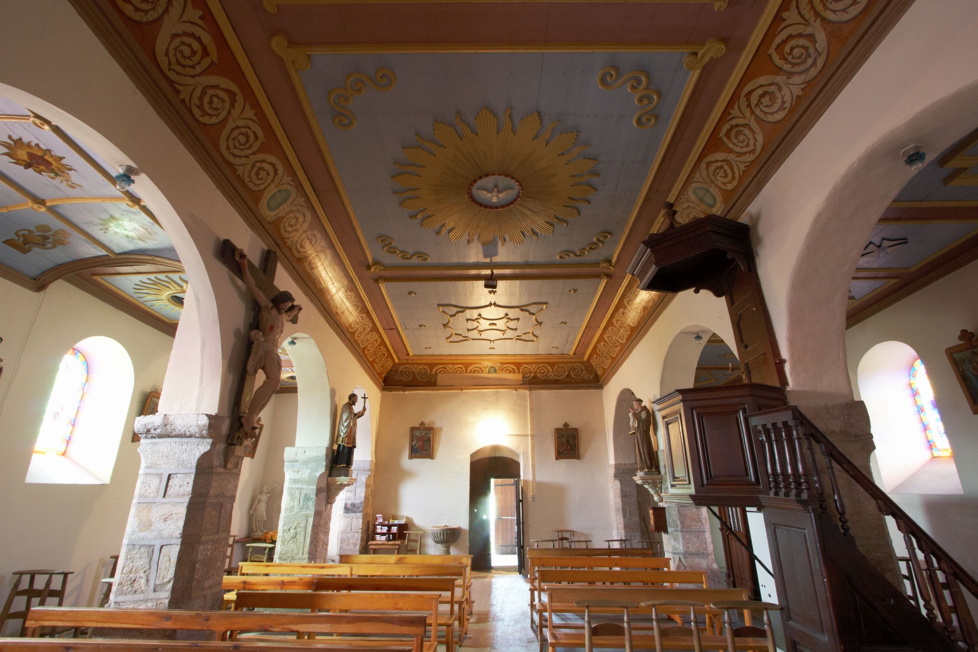 Eglise Saint Pierre Sur Doux