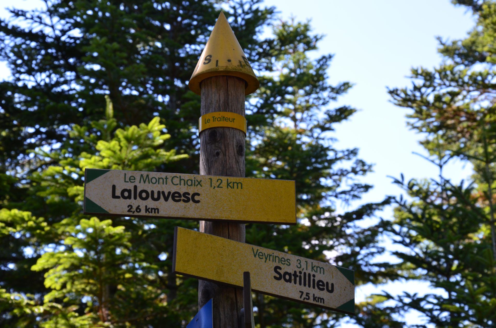 chemin de randonnée en Ardèche et pèlerinage de Saint Régis entre Le Puy en Velay et la Basilique de Lalouvesc